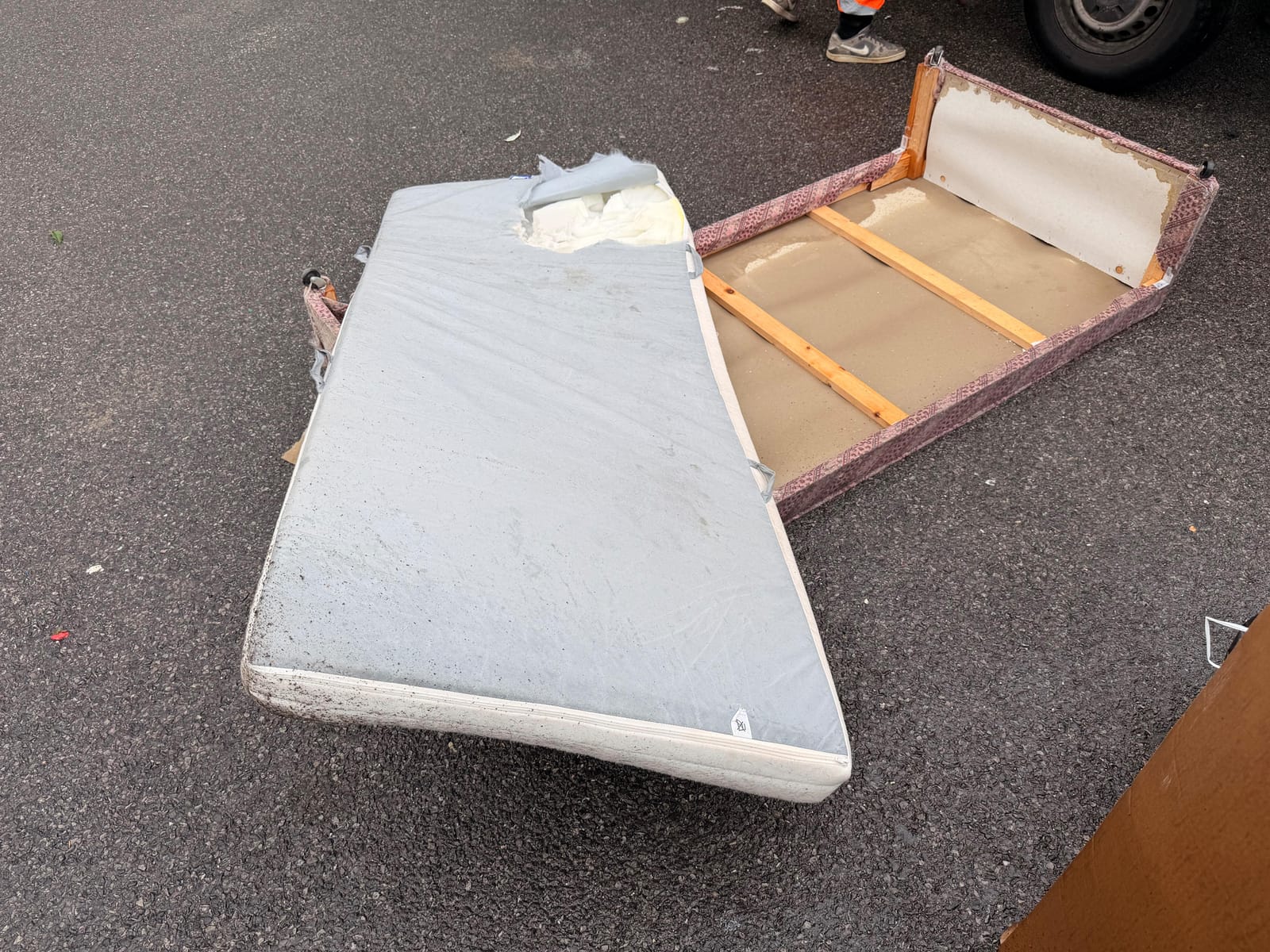 Can You Put a Mattress in a Skip?